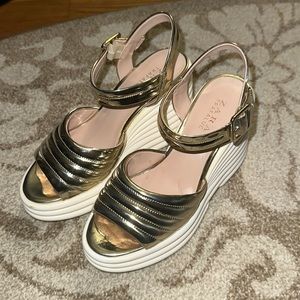 Metallic wedges